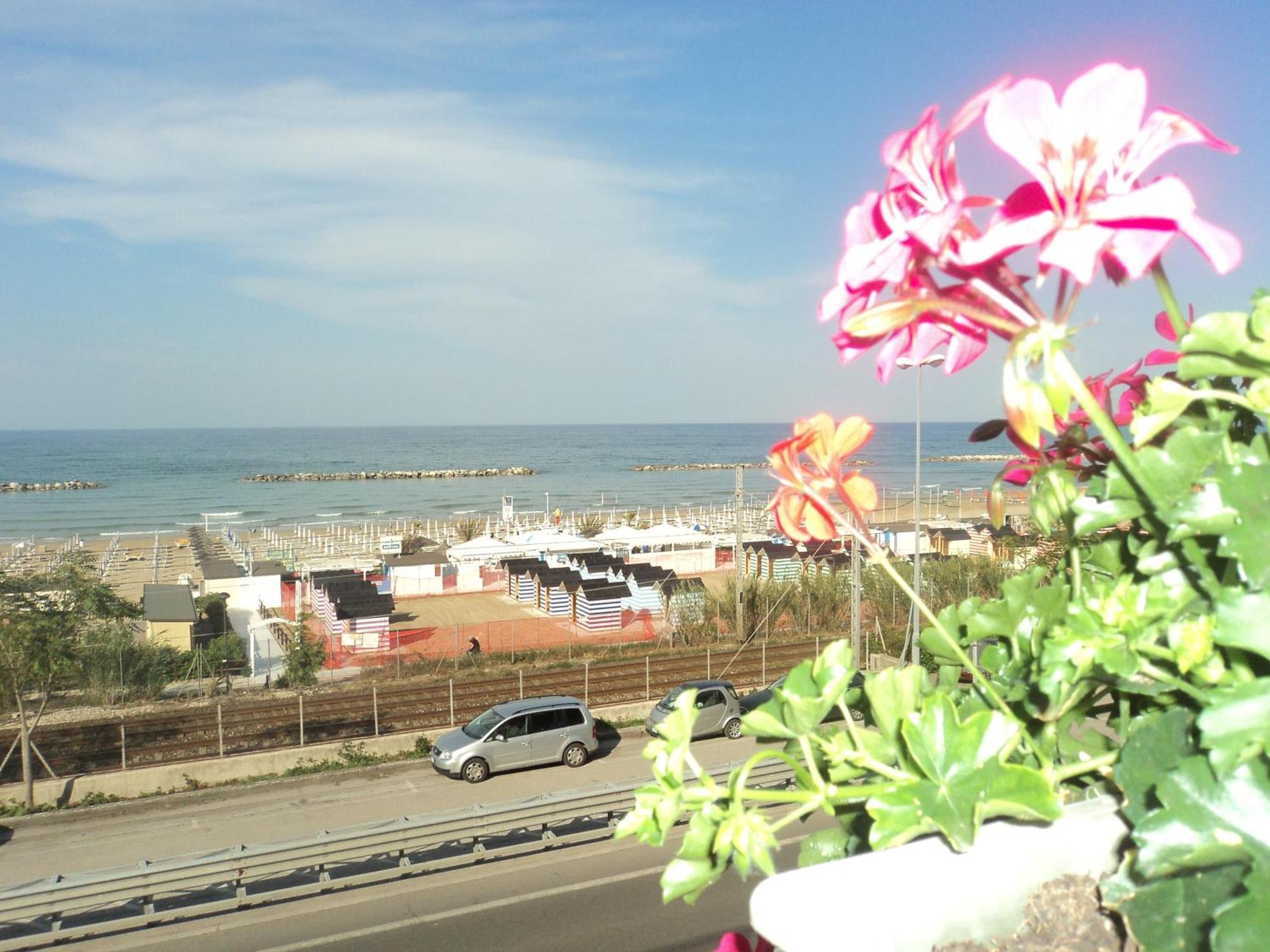 Hotel Ristorante Miramare Pesaro Exterior photo