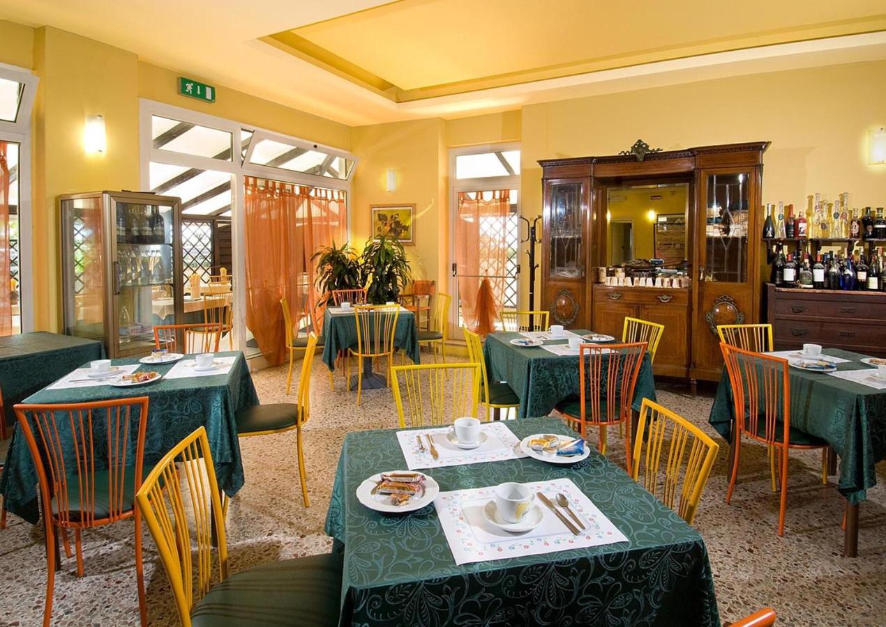Hotel Ristorante Miramare Pesaro Exterior photo
